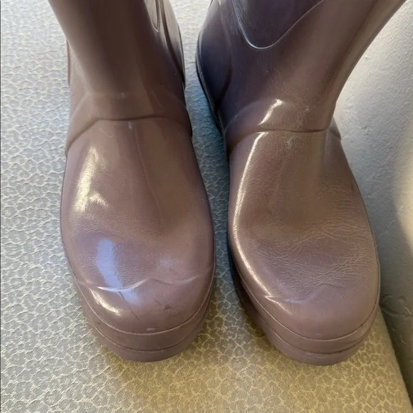 Lavender Hunter tall Rain boots. Women’s size 7 - Picture 4 of 6